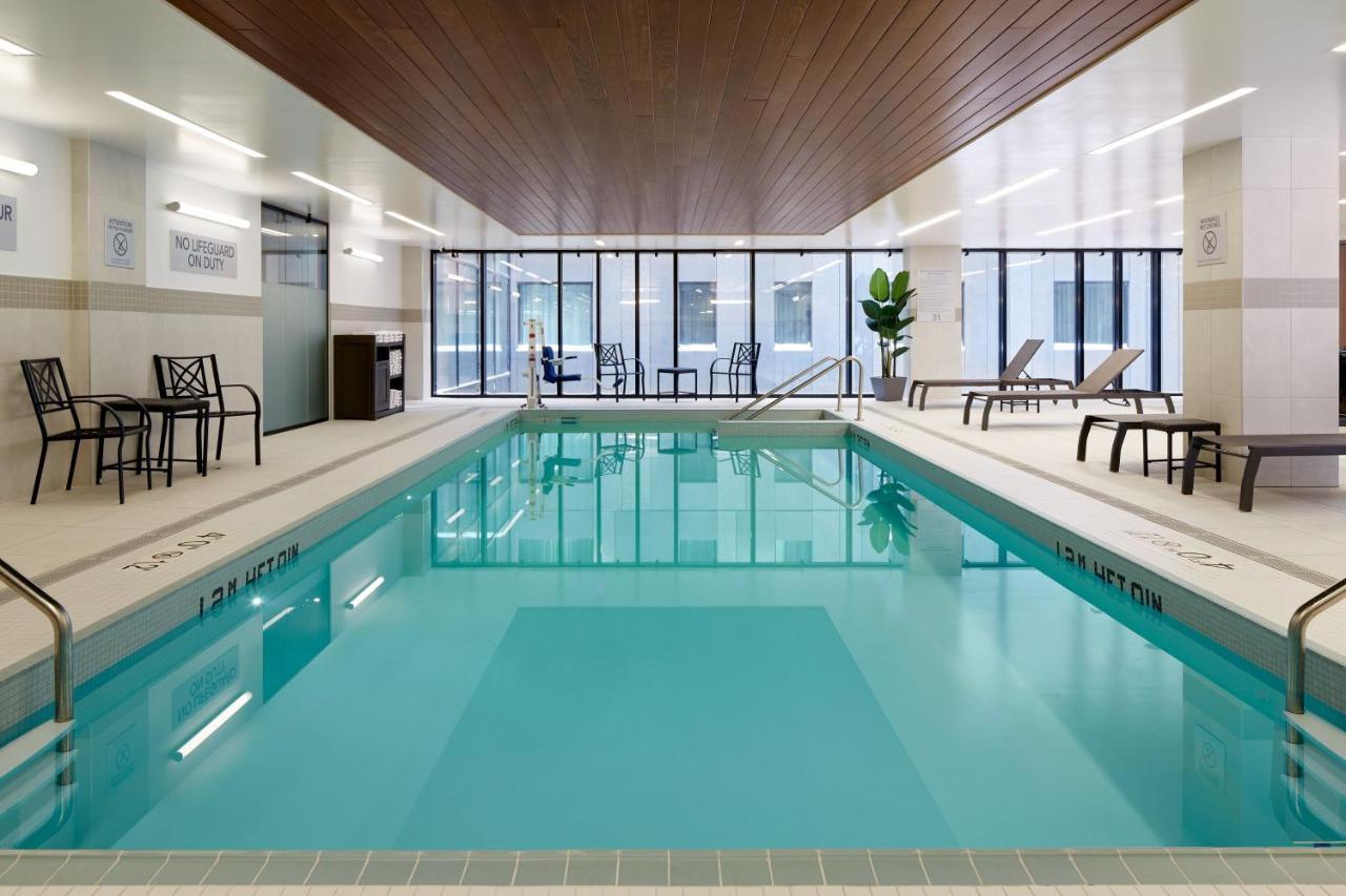 Courtyard Midtown Hotel Montreal