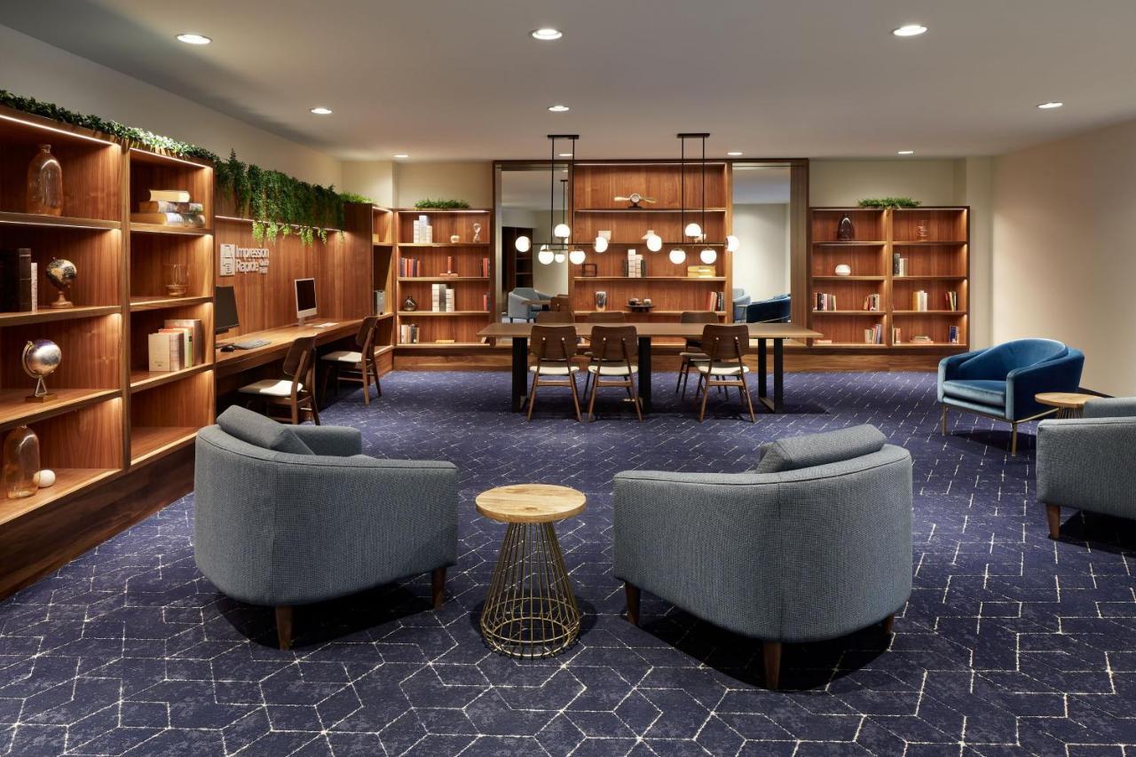Courtyard Midtown Hotel 4*