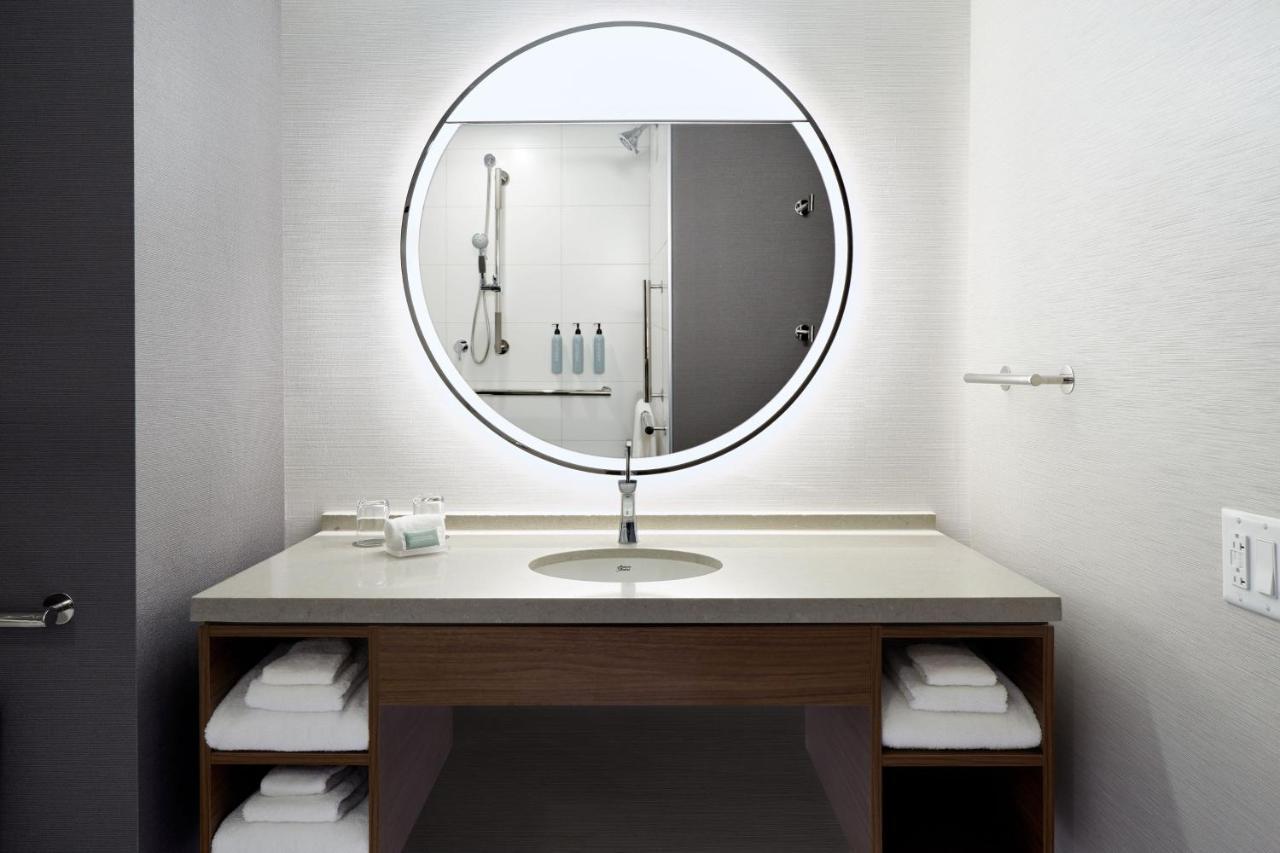 Courtyard Midtown 4* Montreal
