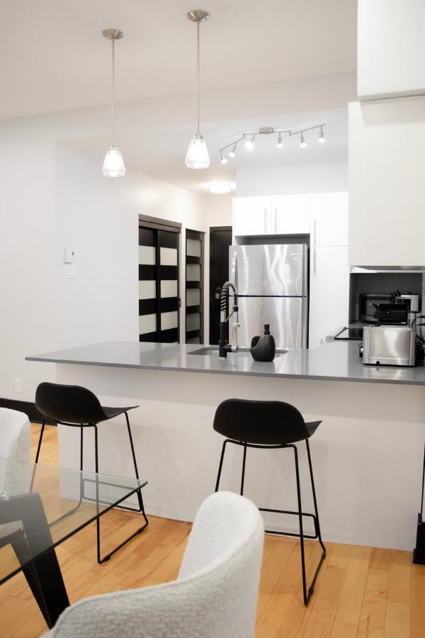 Apartment Chic 1-bedroom Retreat In Montreal's Vibrant Plateau Mont-royal Area - 3 *