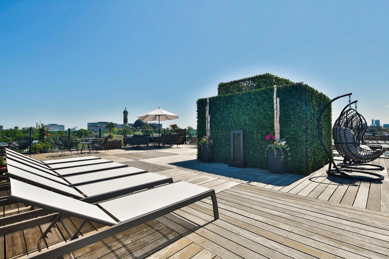 Parc Avenue Hostel *