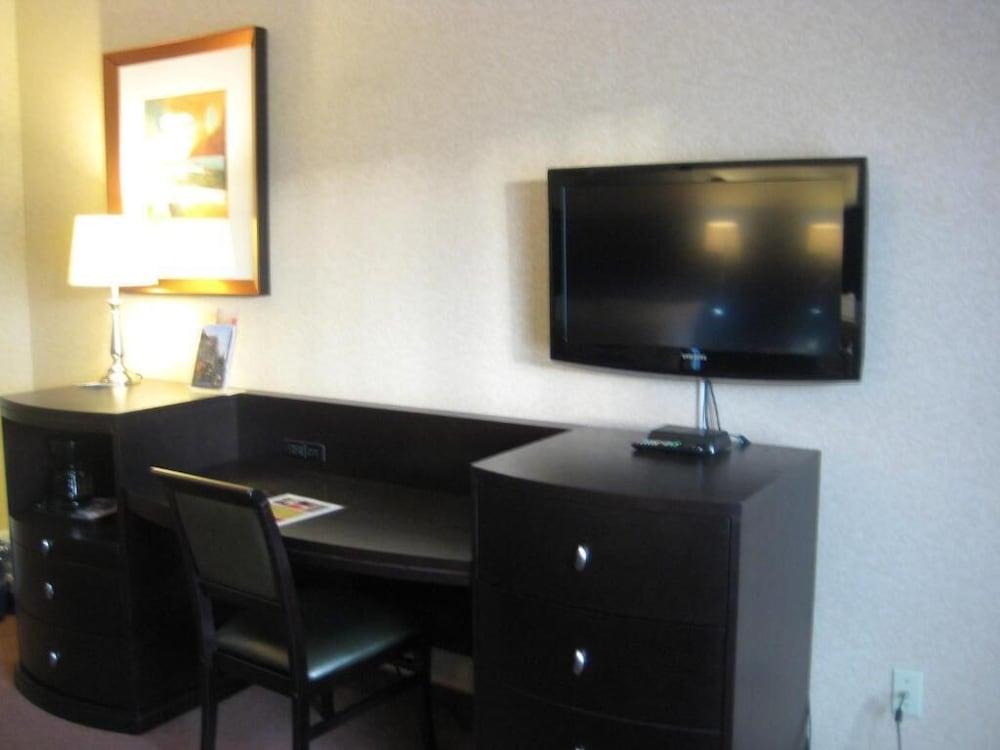 Royal Versailles Hotel 3*