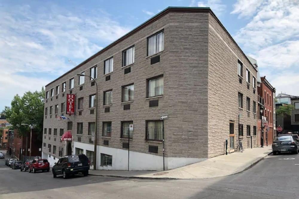 Des Arts Hotel 2*