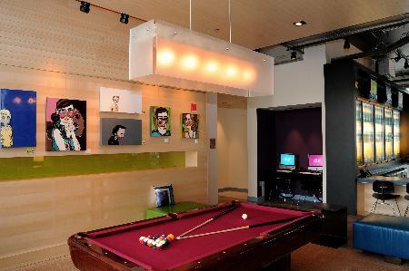 Aloft Airport Hotel