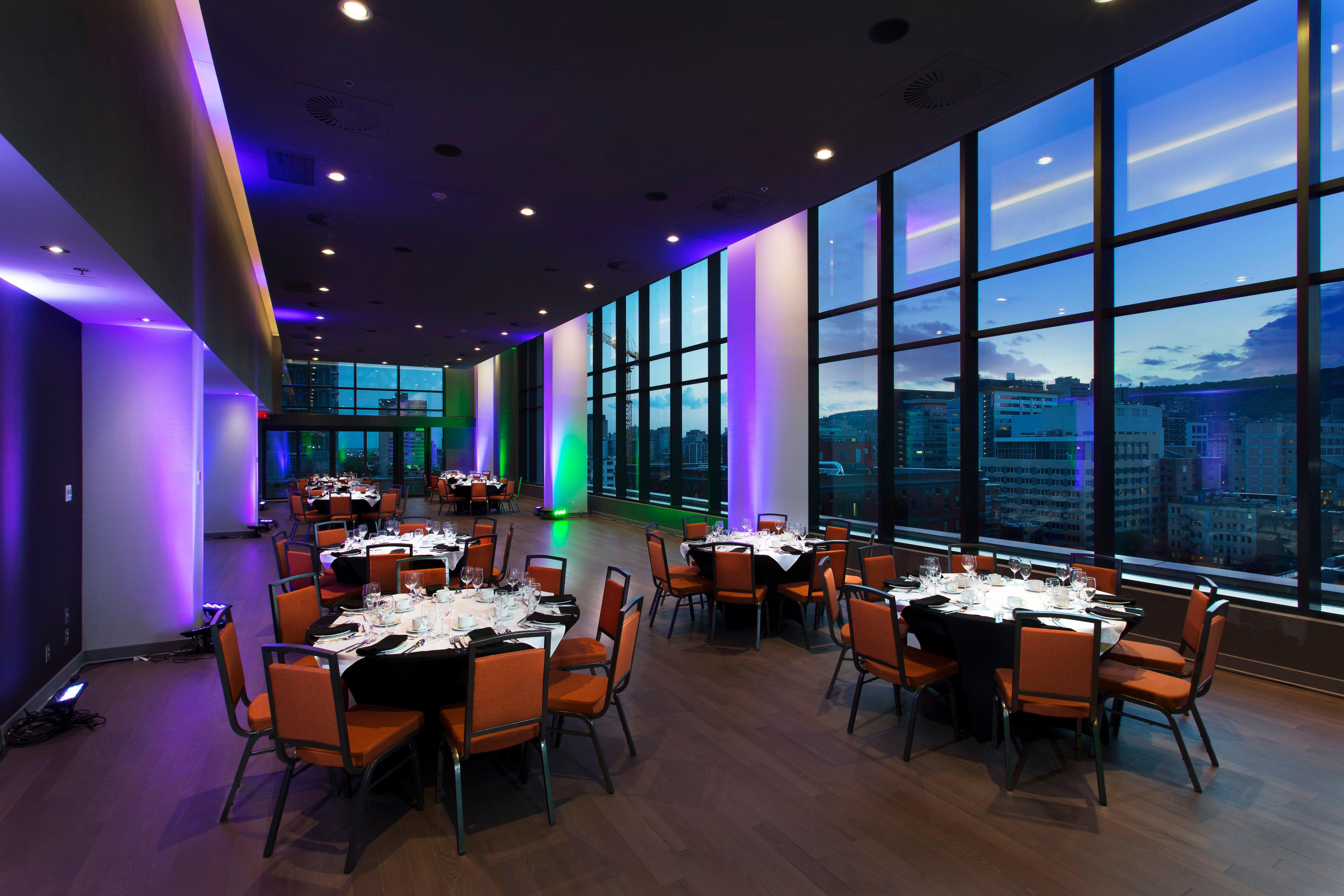 Holiday Inn Hotel & Suites - Montreal Centre-Ville Ouest By Ihg 4*
