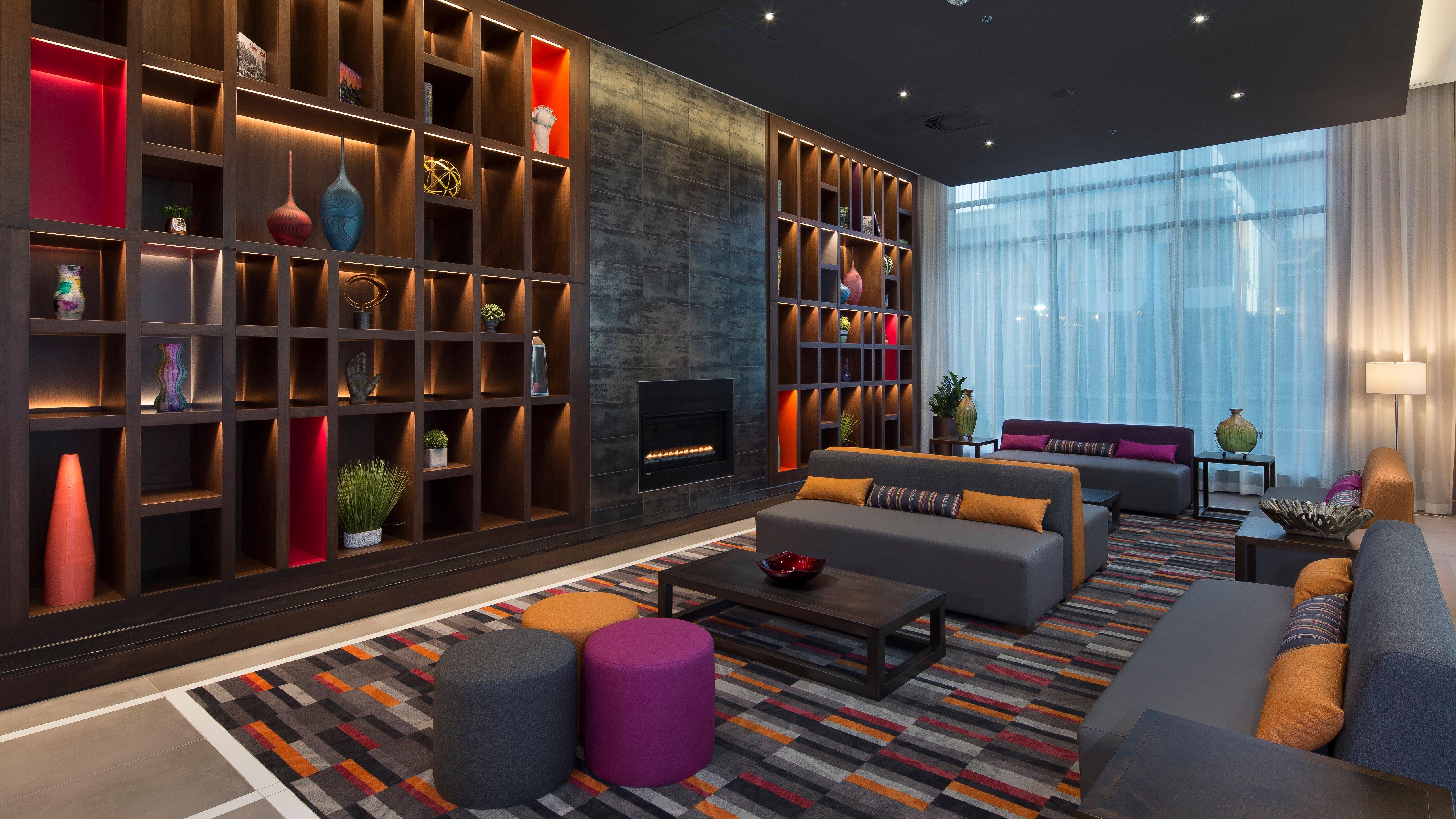 Holiday Inn Hotel & Suites - Montreal Centre-Ville Ouest By Ihg Hotel Montreal