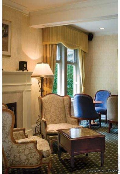 Chateau Versailles 4*