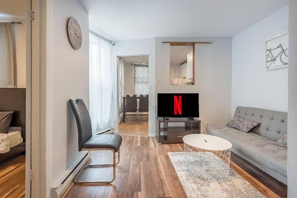 Modest 4bedr Apt - 5mins Walk From Parc Lafontaine Montreal