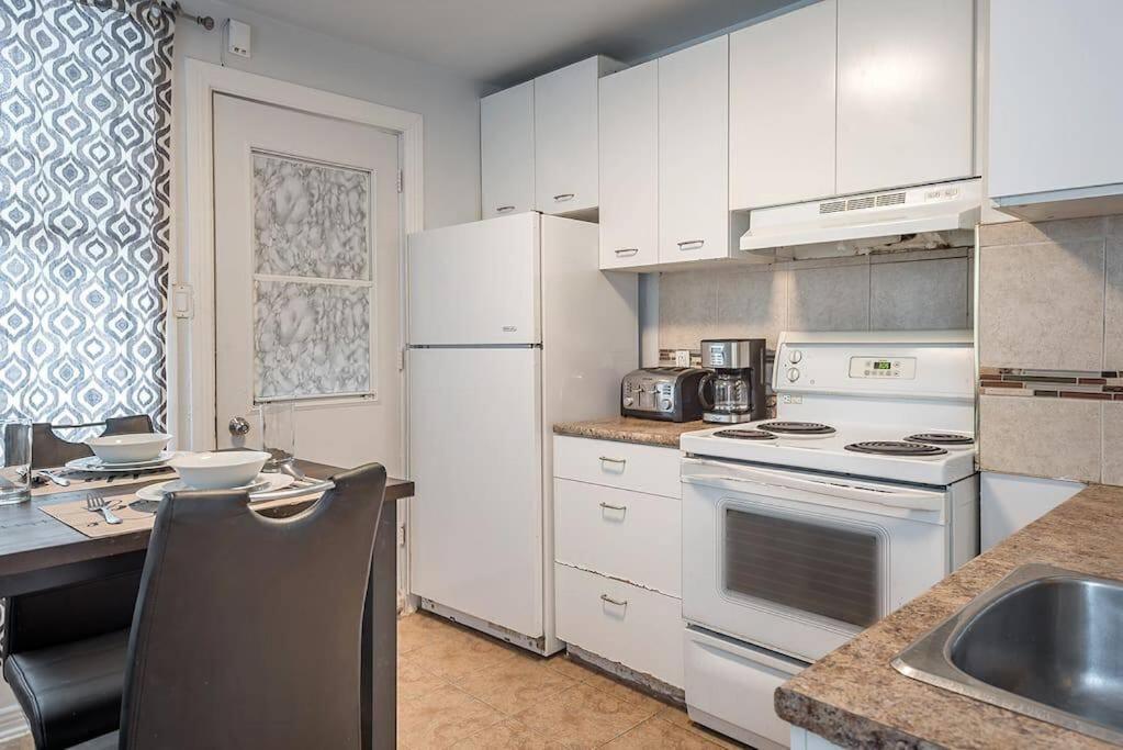 Apartment Modest 4bedr Apt - 5mins Walk From Parc Lafontaine