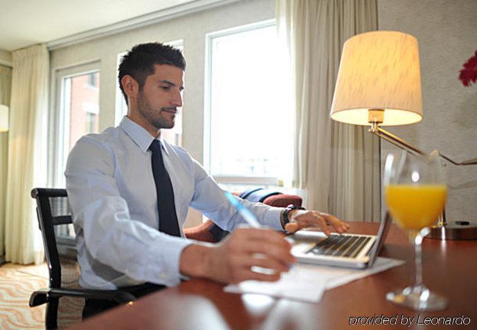 Ac By Marriott Old 3* Montreal