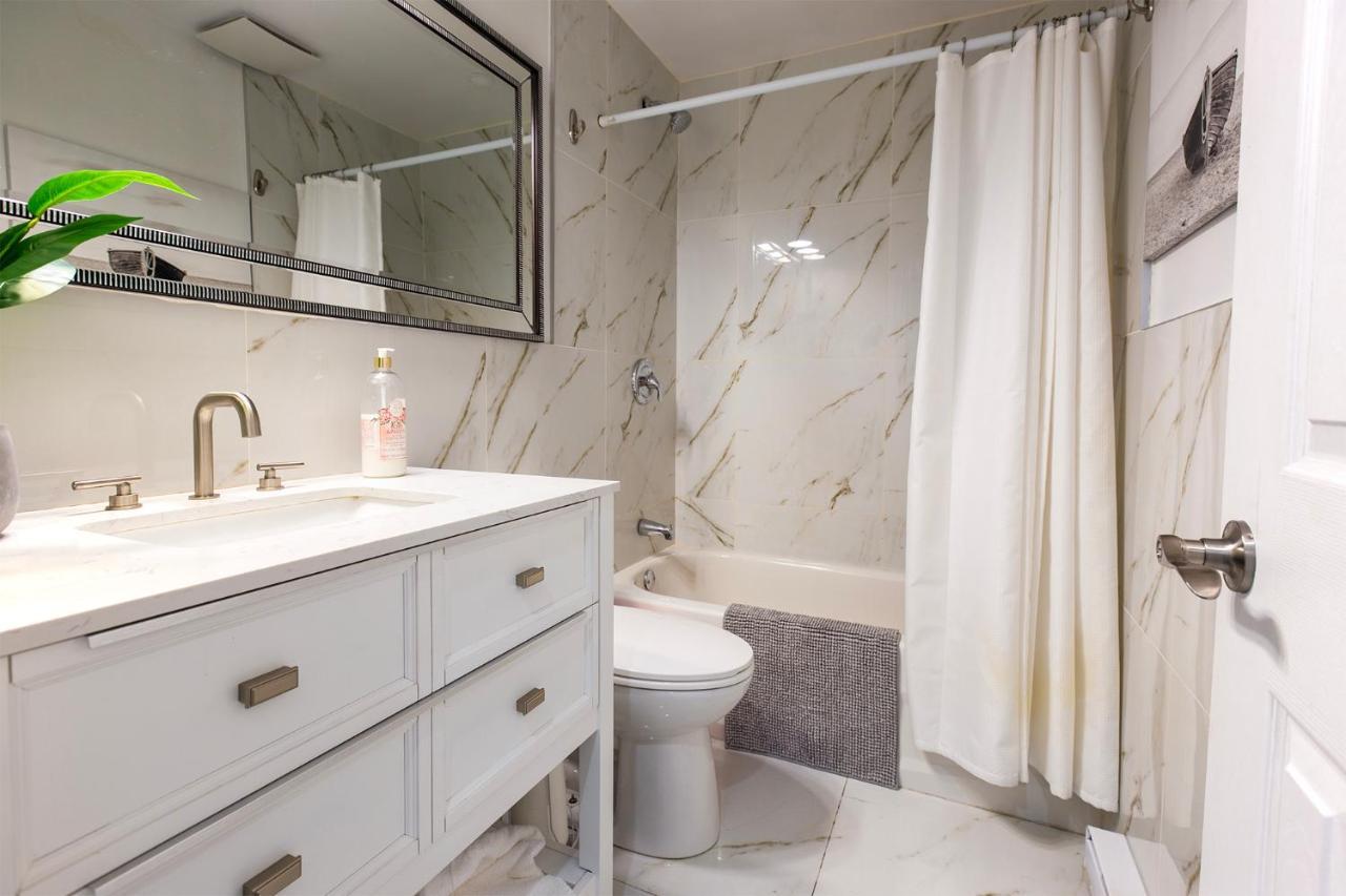 Moderne Mtl Downtown 2bdr - 4404