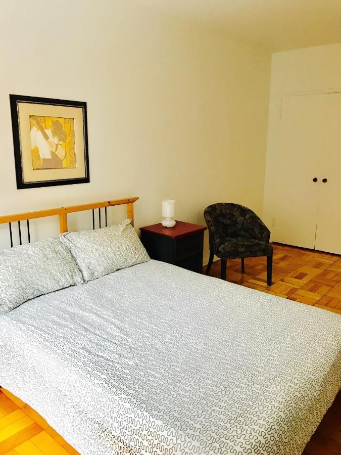 Stylish Apartment: Comfortable In The Golden Square Mile *