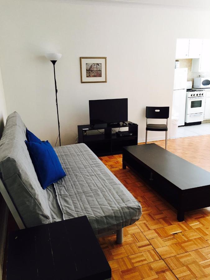Stylish Apartment: Comfortable In The Golden Square Mile Apartment Montreal