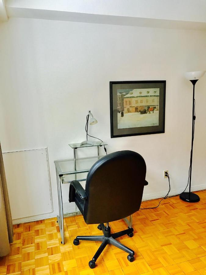 Apartment Stylish Apartment: Comfortable In The Golden Square Mile *