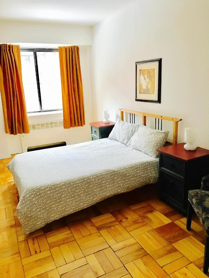 Stylish Apartment: Comfortable In The Golden Square Mile Apartment *