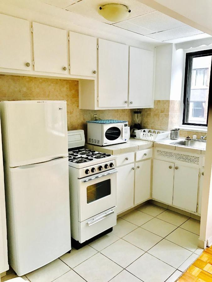 Stylish Apartment: Comfortable In The Golden Square Mile * Montreal