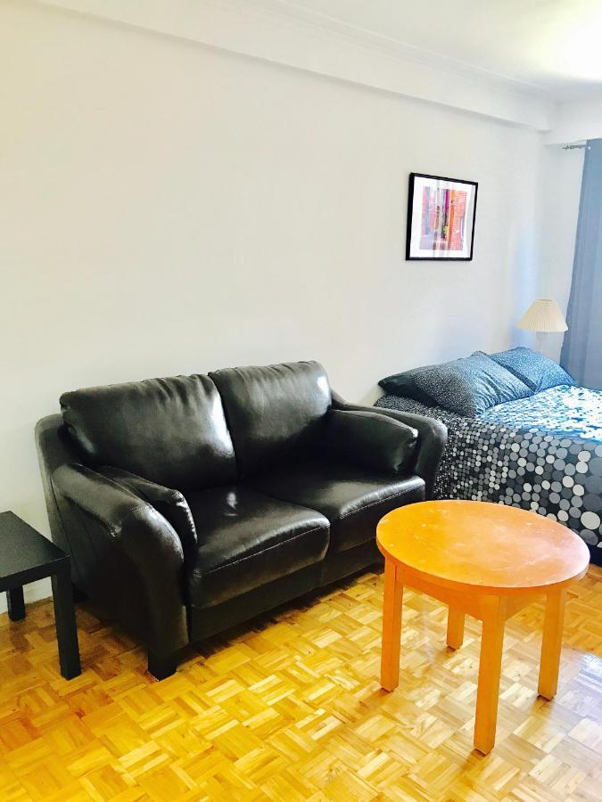 Stylish Apartment: Comfortable In The Golden Square Mile Apartment *