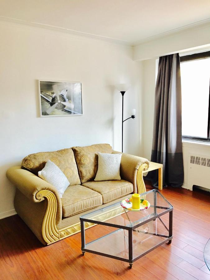 Apartment Stylish Apartment: Comfortable In The Golden Square Mile *