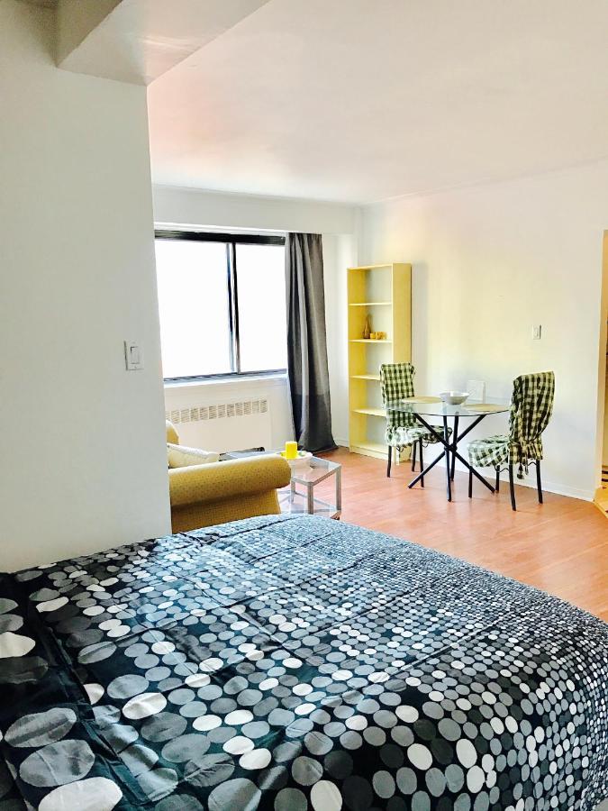 Stylish Apartment: Comfortable In The Golden Square Mile