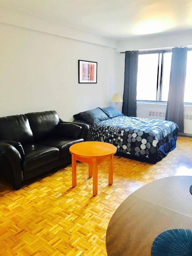 Stylish Apartment: Comfortable In The Golden Square Mile Apartment *