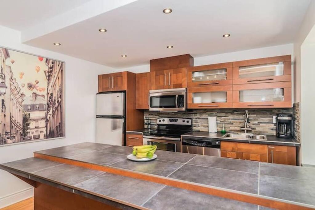 North House - Mtl Artist Loft - Champs Montreal