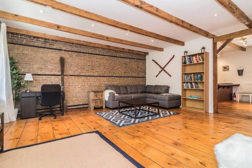 North House - Mtl Artist Loft - Champs * Montreal