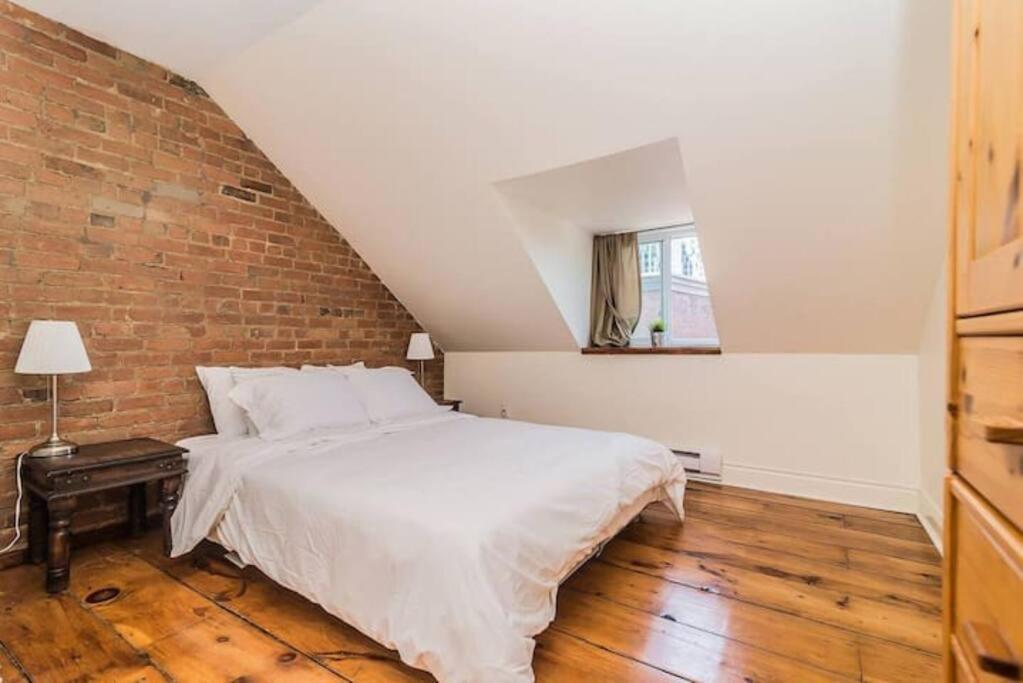 North House - Mtl Artist Loft - Champs Apartment Montreal