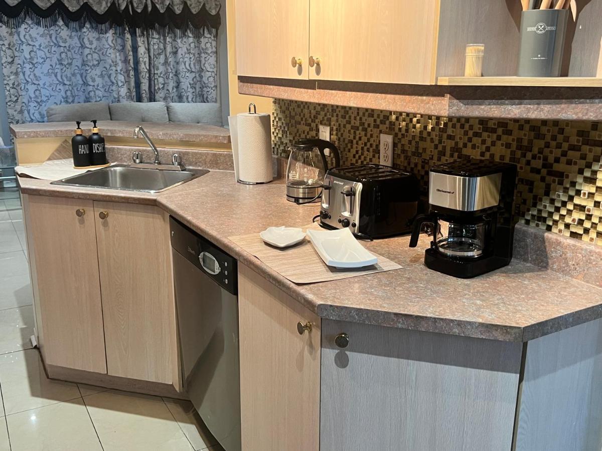 Amazing 4-bedrooms Holiday home Montreal