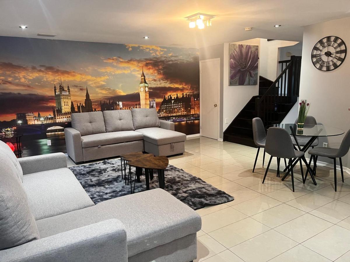 Amazing 4-bedrooms Holiday home Montreal