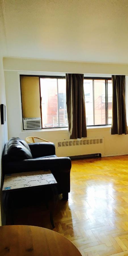 Apartment Stylish Apartment: Comfortable In The Golden Square Mile *