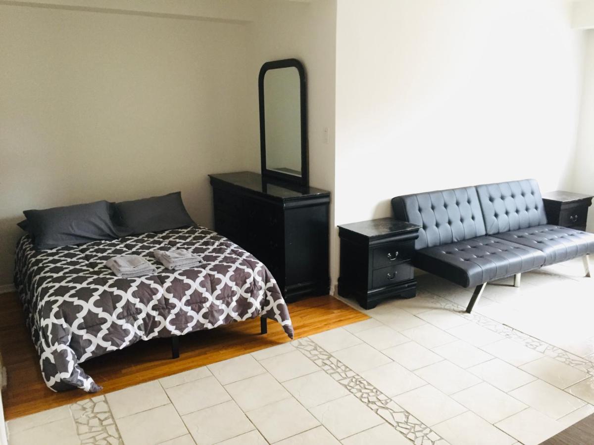 Apartment Stylish Apartment: Comfortable In The Golden Square Mile