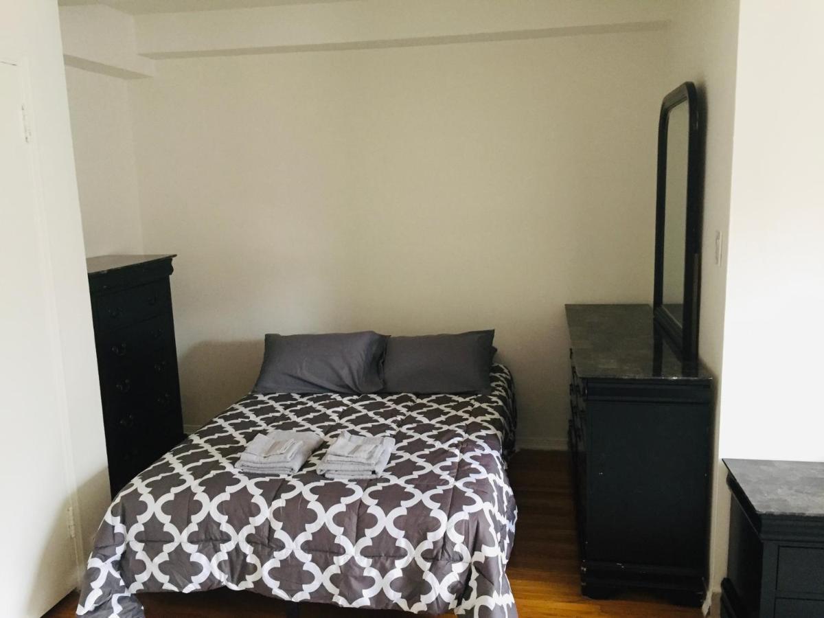 Apartment Stylish Apartment: Comfortable In The Golden Square Mile