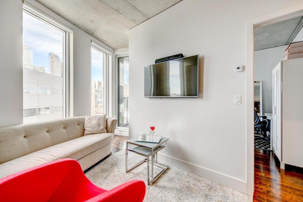 Apartment Perle Toute Equipee Avec Vue, Wi-fi Et Balcon Entre Vieux Et Centre-ville Montreal