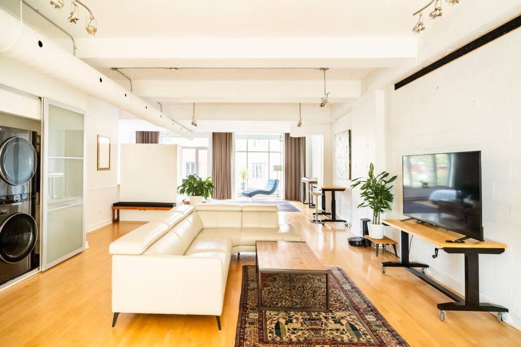 Mileend - Huge Bright & Modern Loft - Kingbed * Montreal