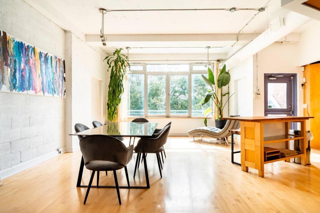 Mileend - Huge Bright & Modern Loft - Kingbed Apartment Montreal