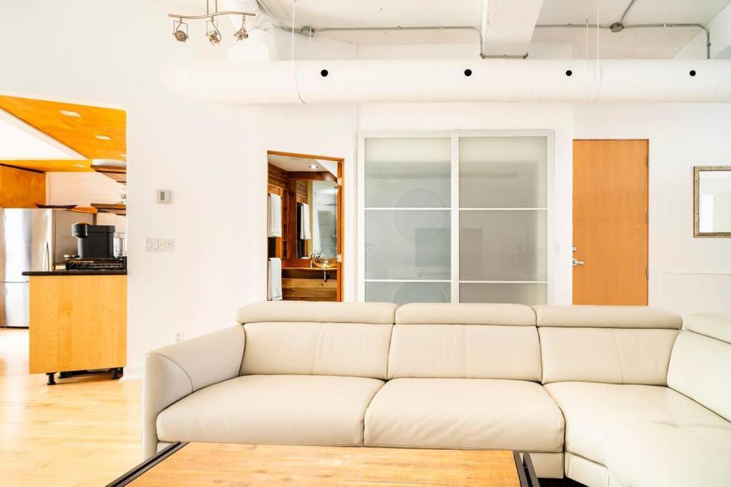 Mileend - Huge Bright & Modern Loft - Kingbed Apartment Montreal