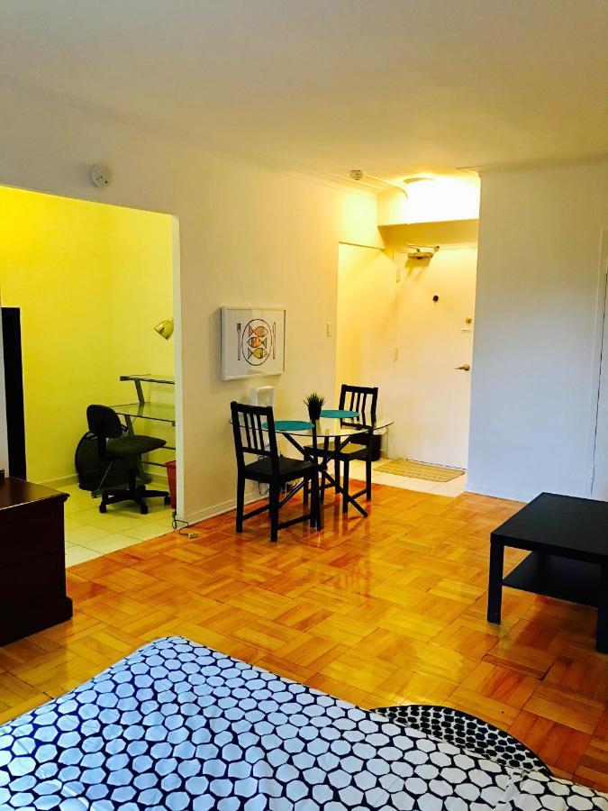 Apartment Stylish Apartment: Comfortable In The Golden Square Mile *