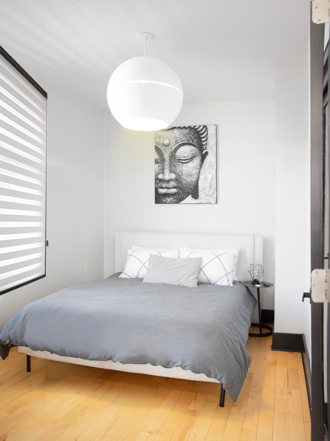 Apartment Chic 1-bedroom Retreat In Montreal's Vibrant Plateau Mont-royal Area - 3 *
