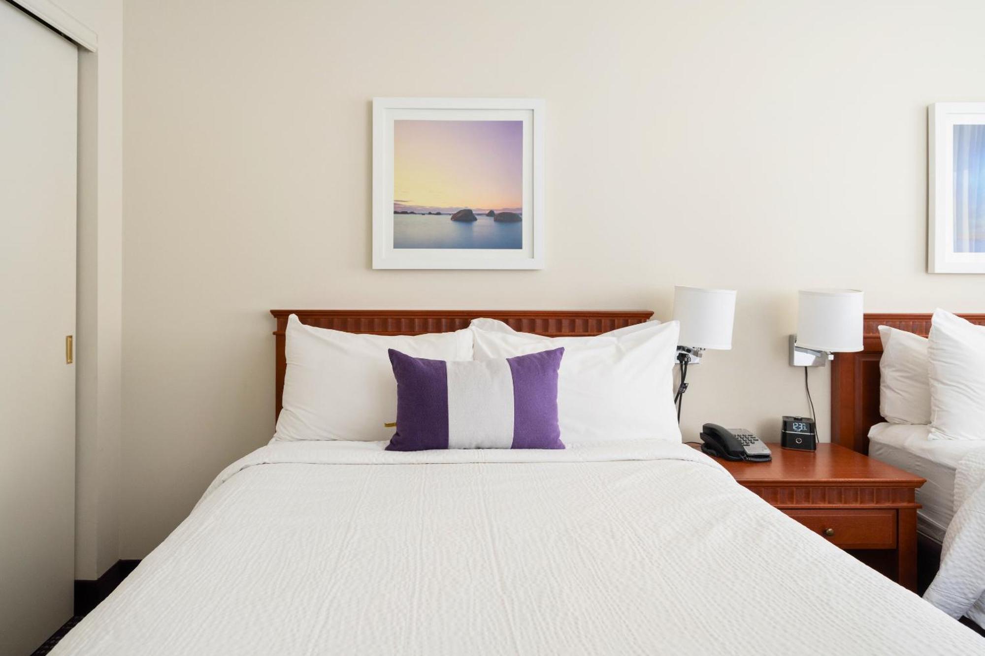2170 Lincoln Downtown Hotel