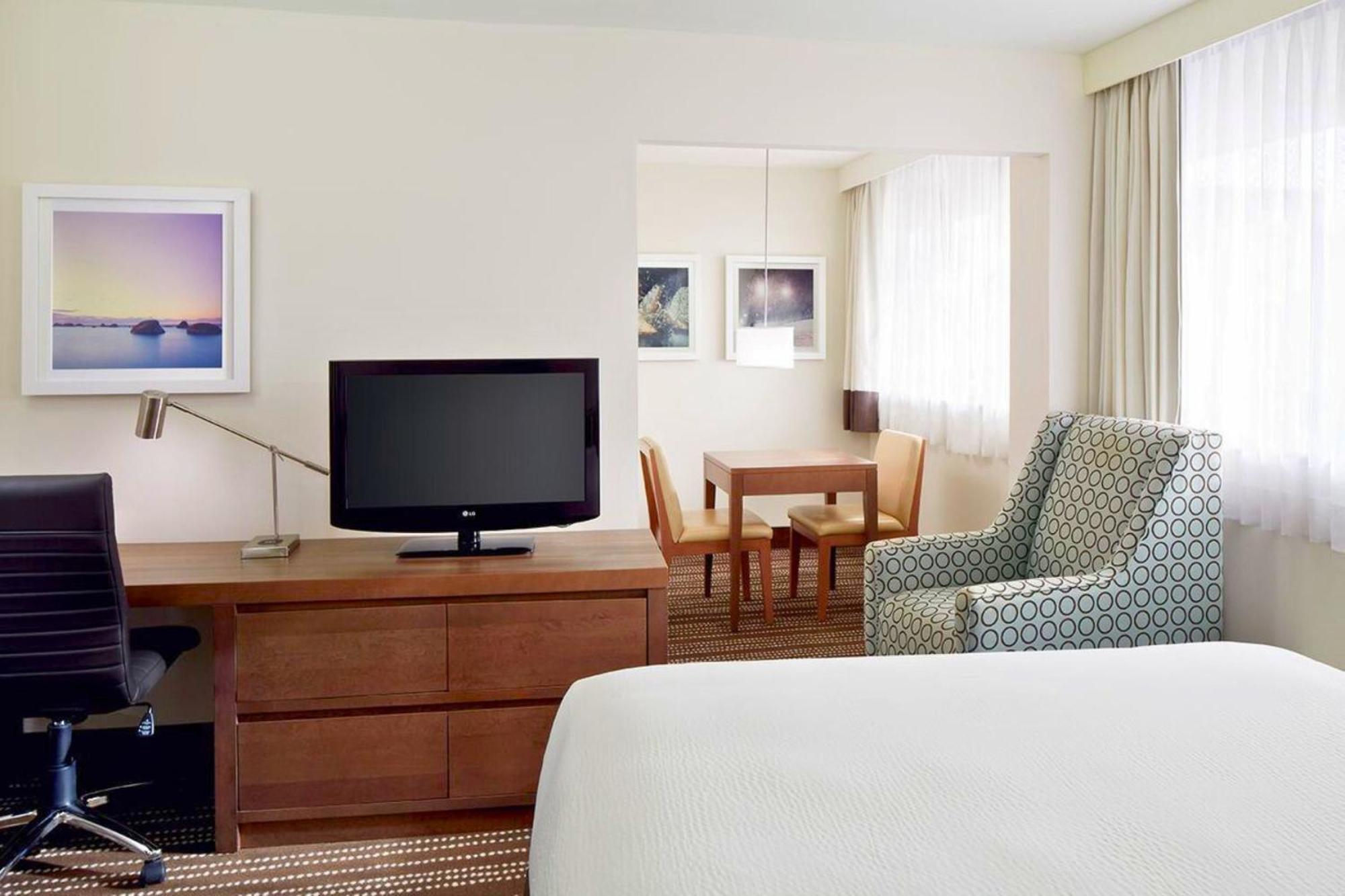 2170 Lincoln Downtown 4* Montreal