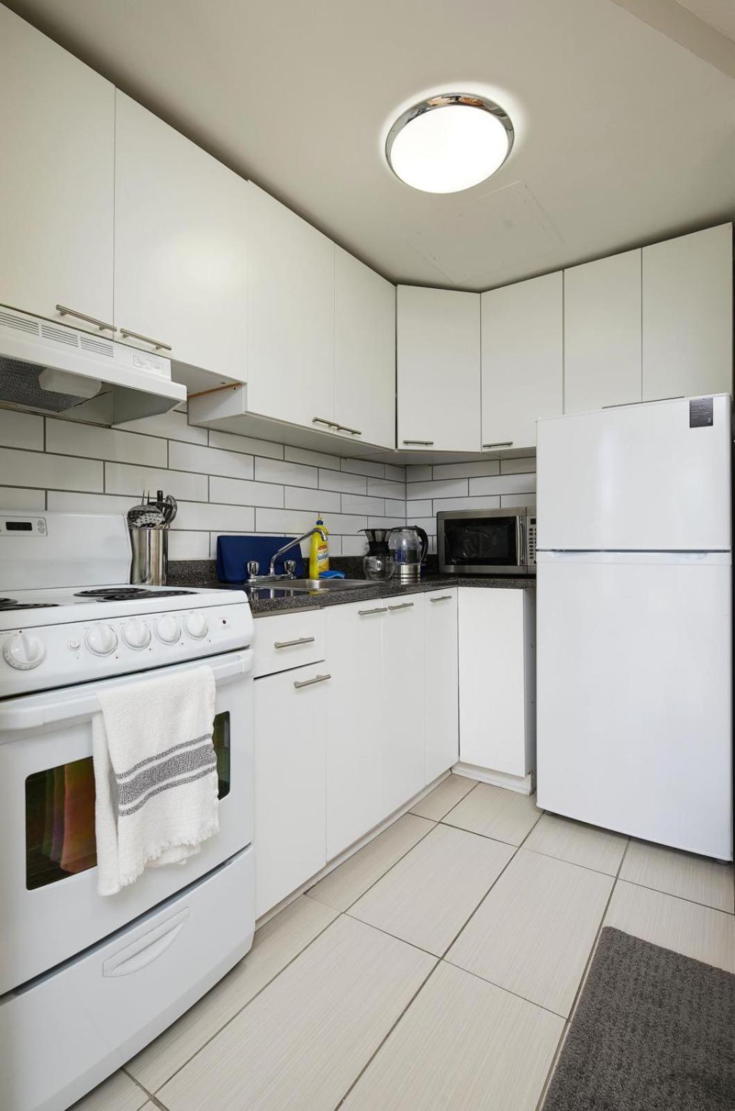 Comfortable In The Heart Of Downtown Apartment *