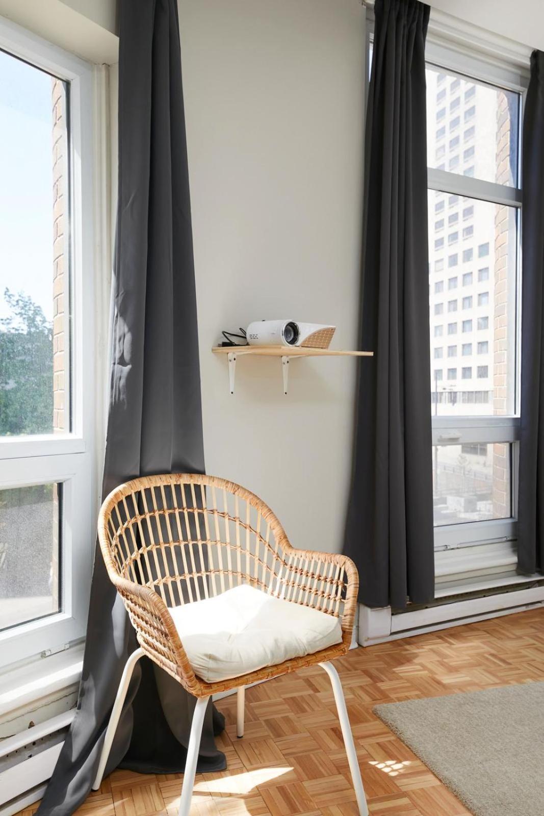 Comfortable In The Heart Of Downtown Apartment