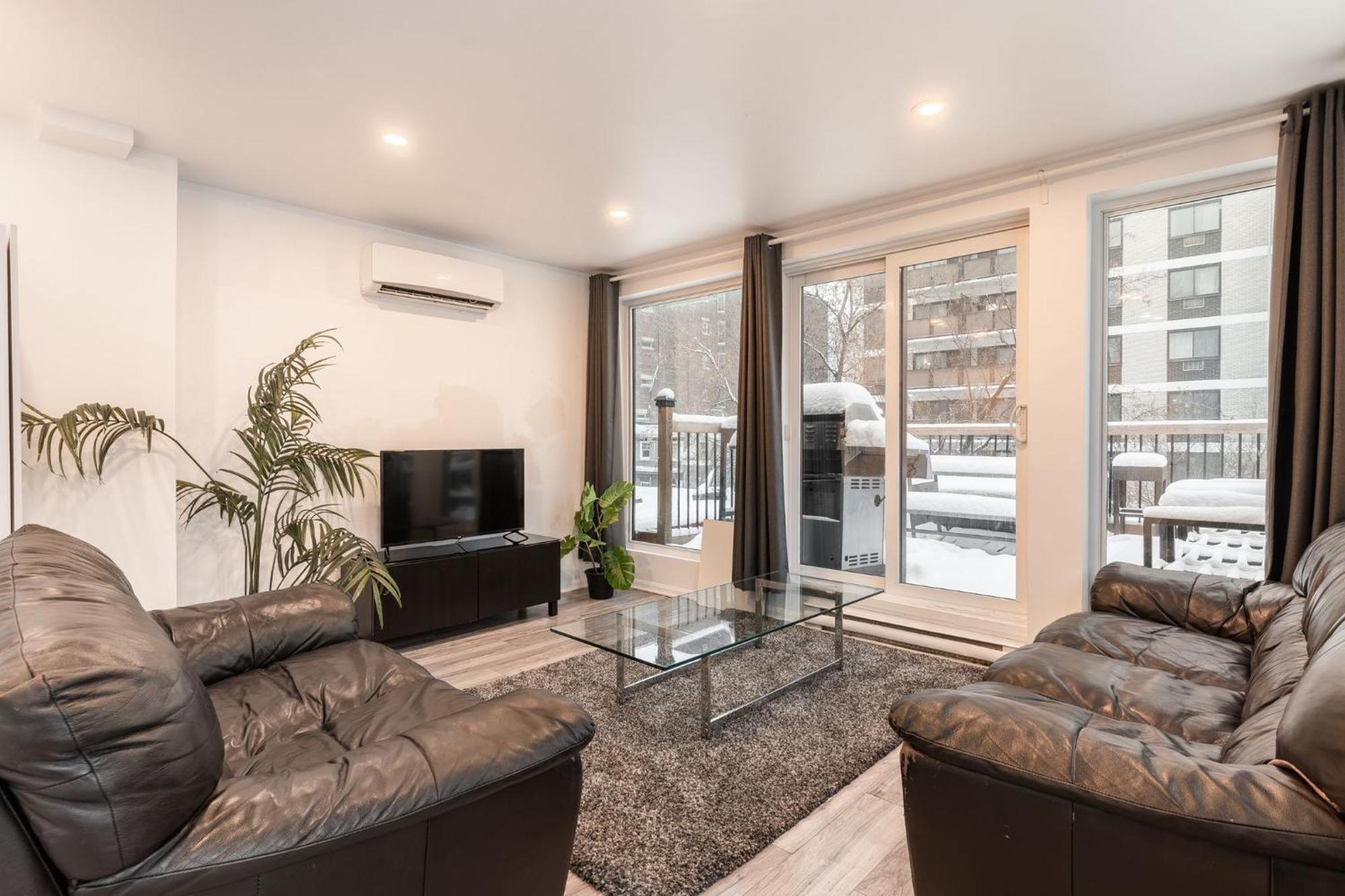Penthouse With 2 Private Terraces - 1907 Apartment Montreal