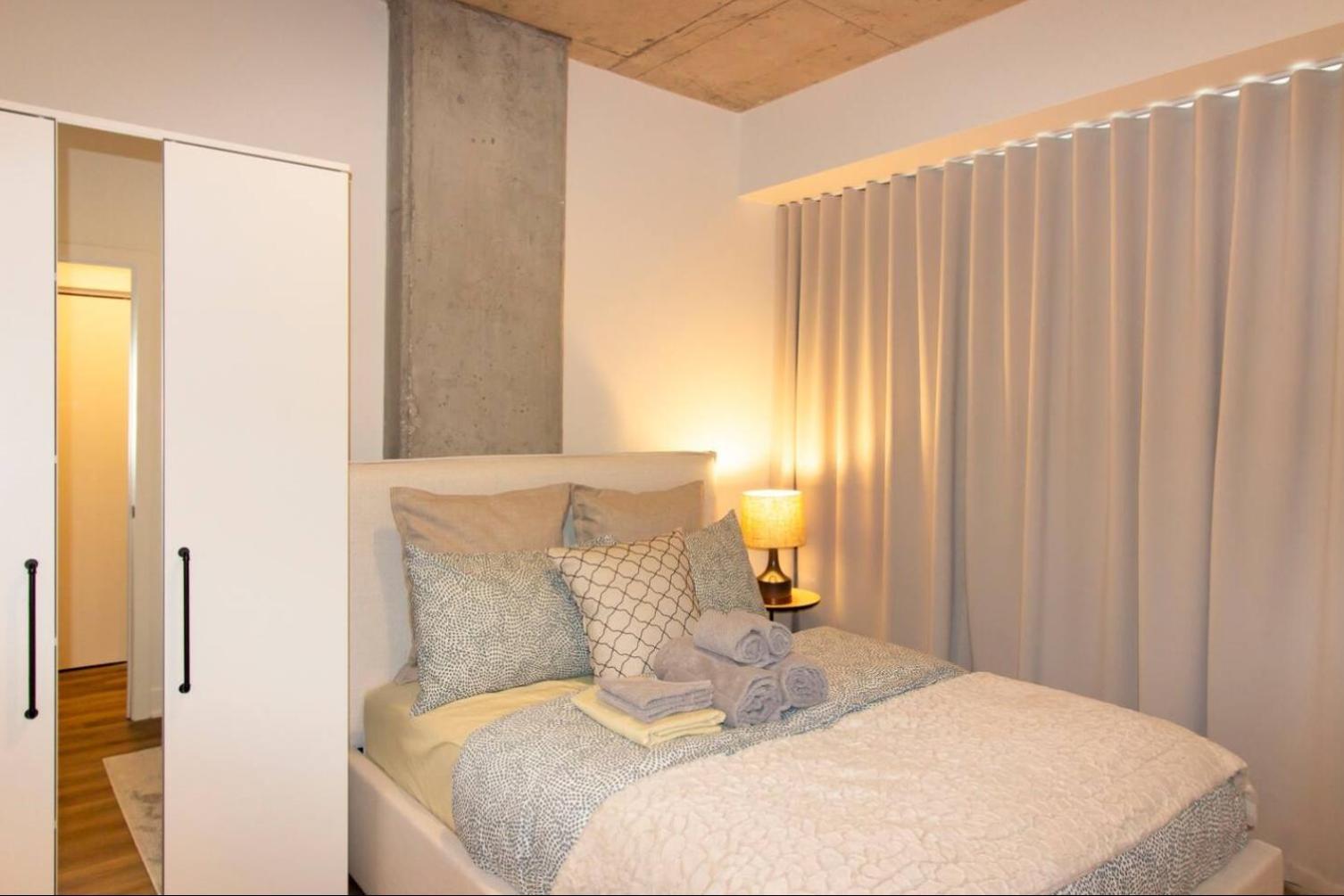 Apartment 2br+gym For Vip Corporate & Students Downtown Mtl