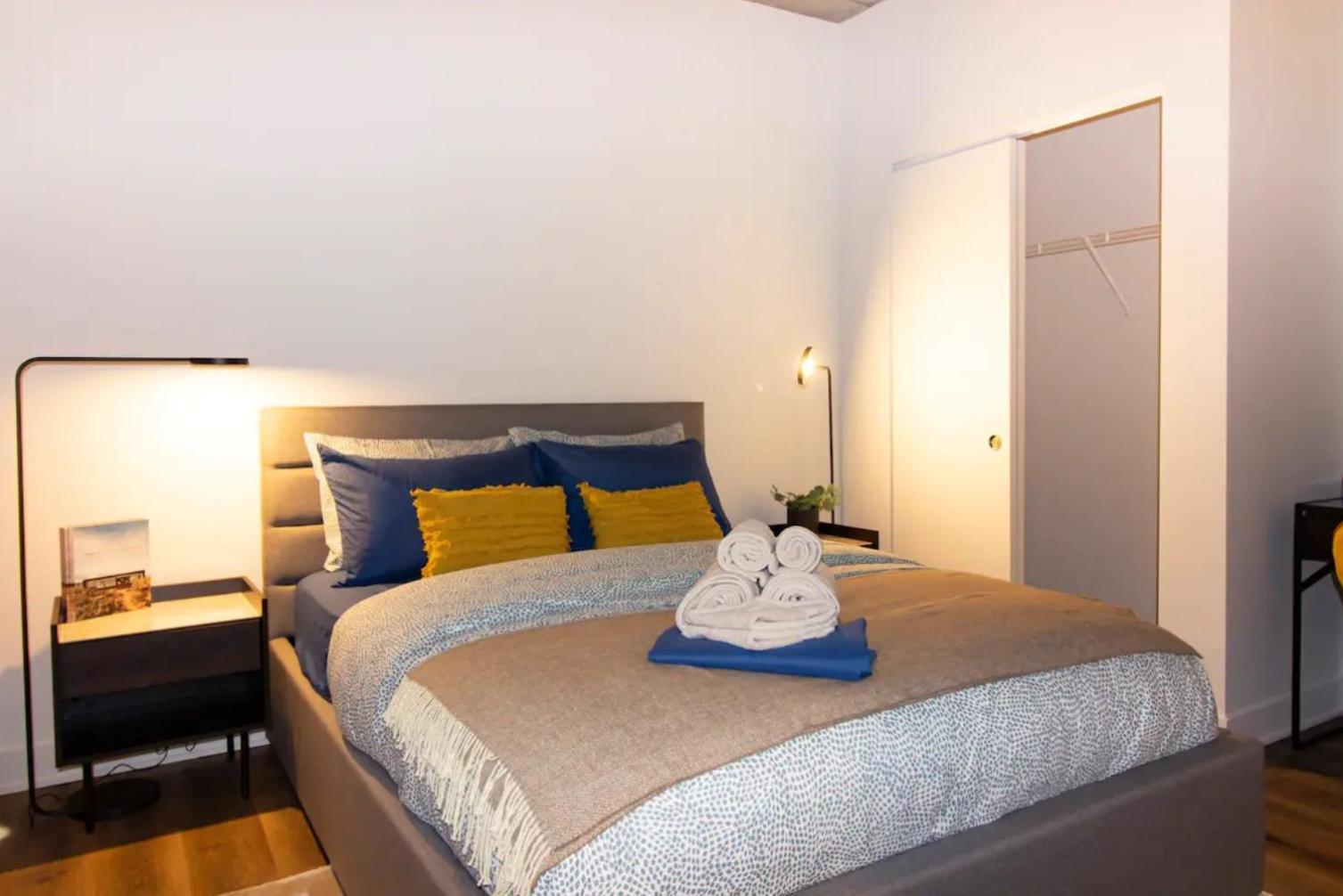 Apartment 2br+gym For Vip Corporate & Students Downtown Mtl