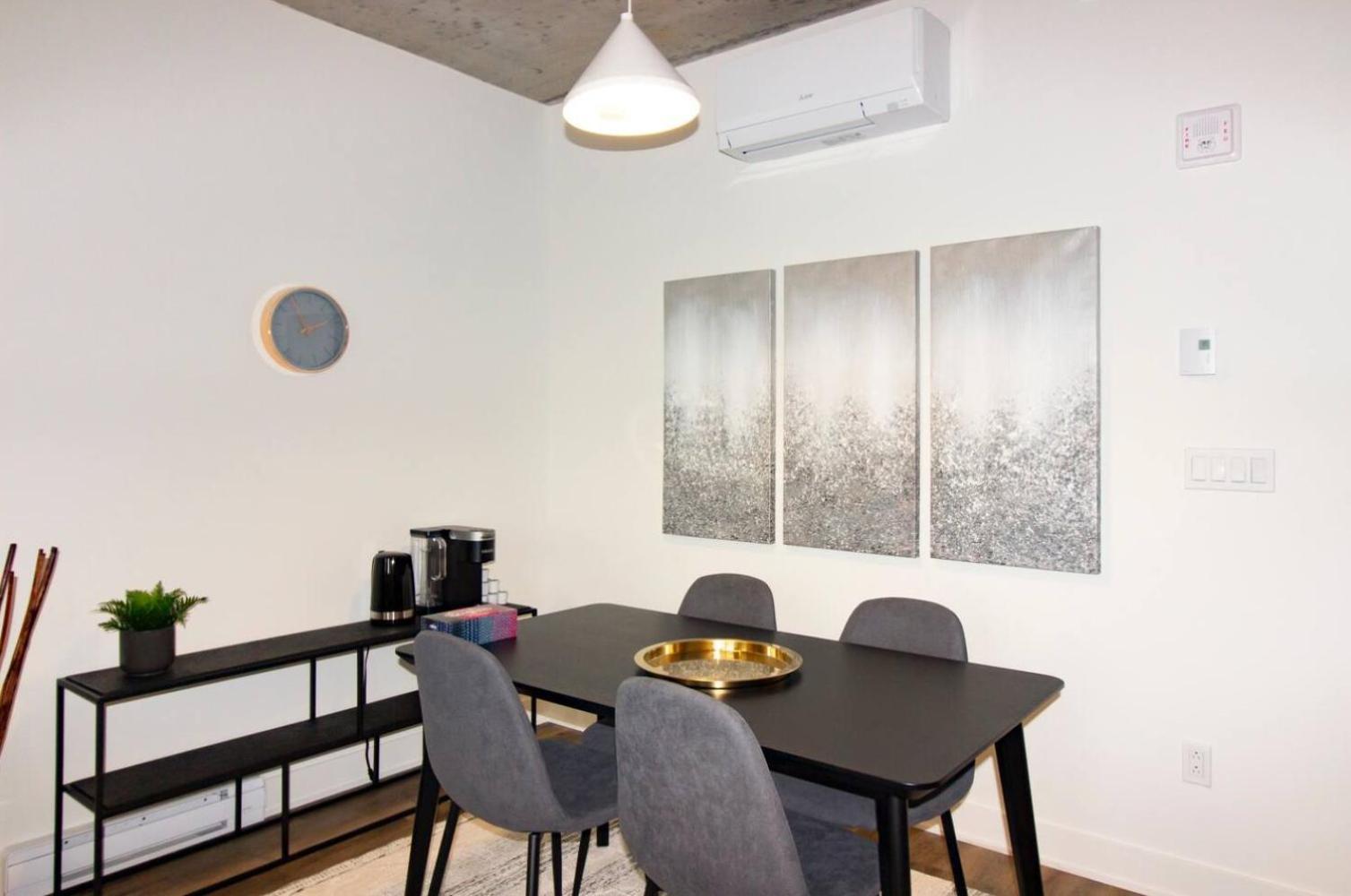2br+gym For Vip Corporate & Students Downtown Mtl Apartment Montreal