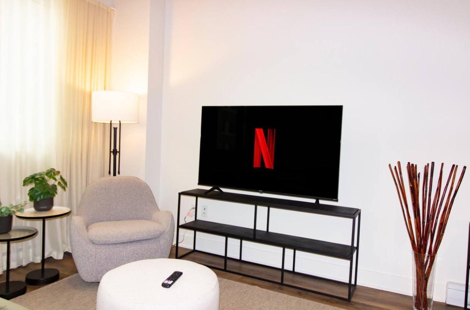 2br+gym For Vip Corporate & Students Downtown Mtl Apartment *
