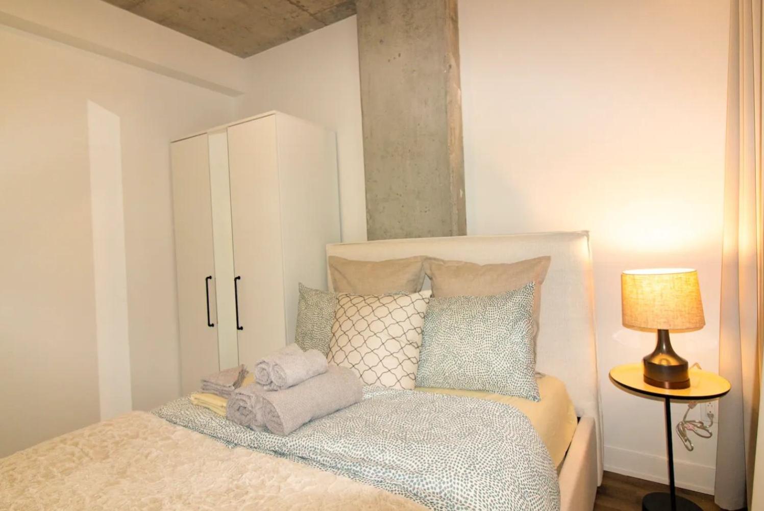Apartment 2br+gym For Vip Corporate & Students Downtown Mtl