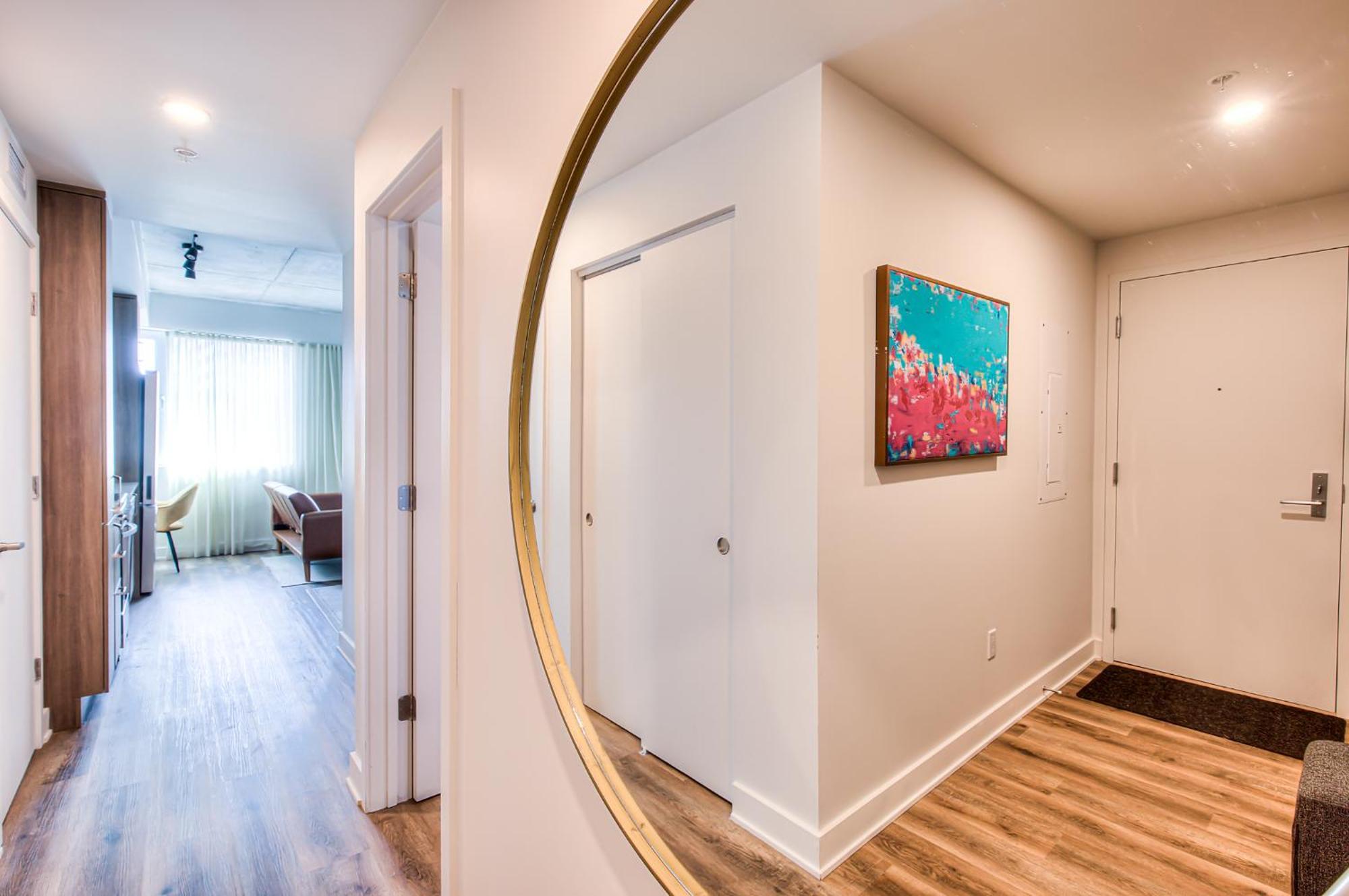 Apartment 2br+gym For Vip Corporate & Students Downtown Mtl