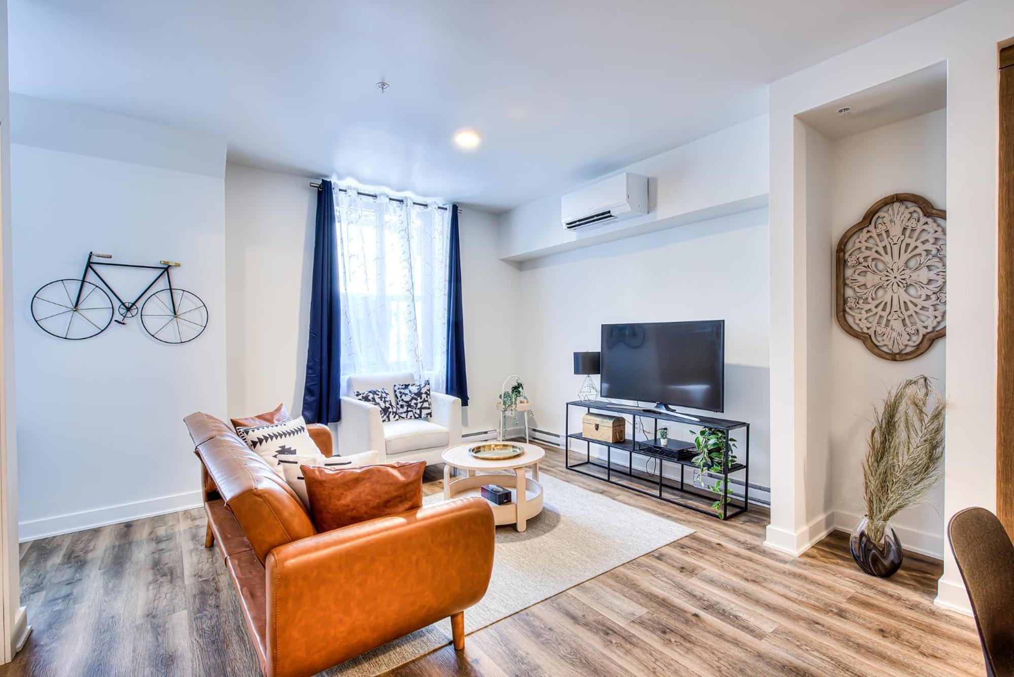 2br+gym For Vip Corporate & Students Downtown Mtl Apartment Montreal